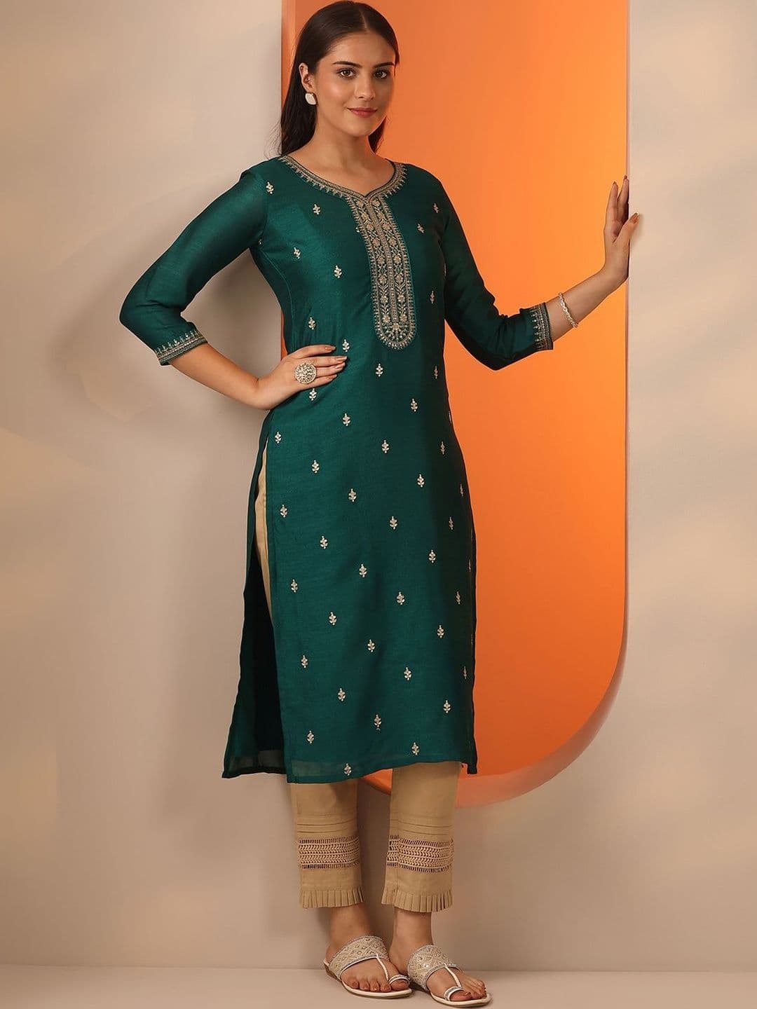 Gerua By Libas Women Embellished Thread Work Kurta - view 1