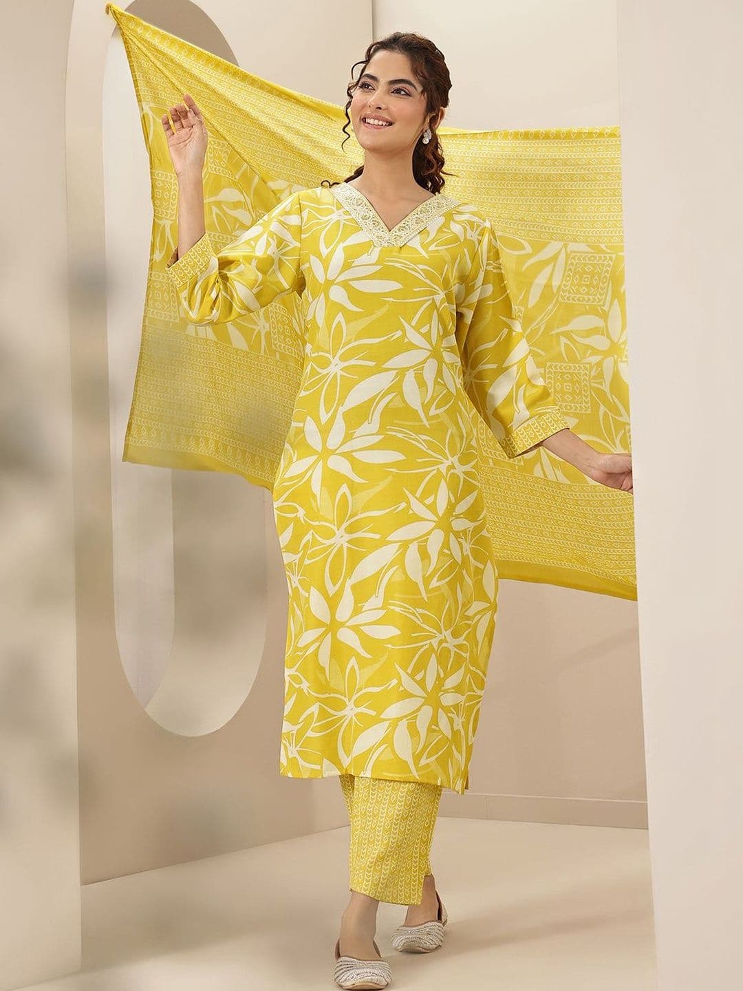 Gerua By Libas Women Floral Printed Regular Thread Work Kurta with Trousers & With Dupatta - view 1