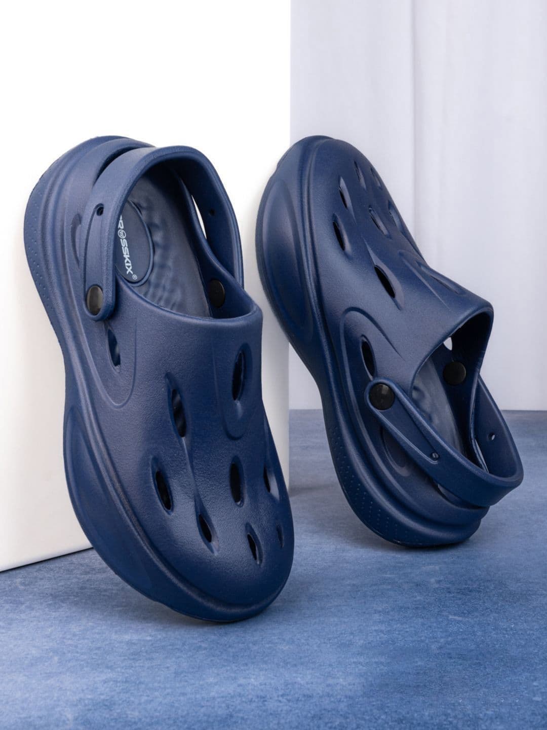 CROSSKIX Men Solid Clogs - view 1