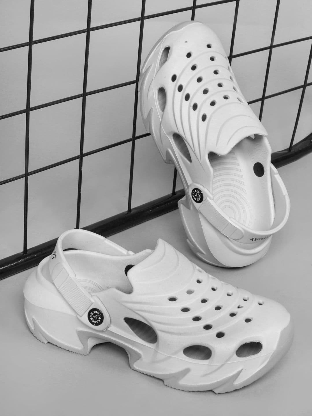 Athree Men Soft Lightweight Clogs - view 1