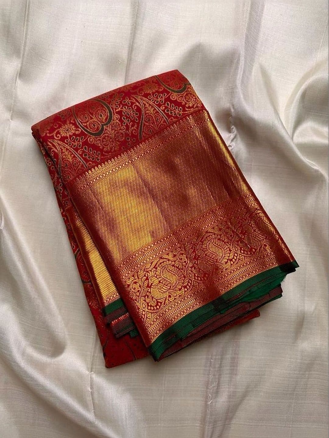 Glorisa Ethnic Motifs Zari Silk Blend Handloom Kanjeevaram Saree - view 1