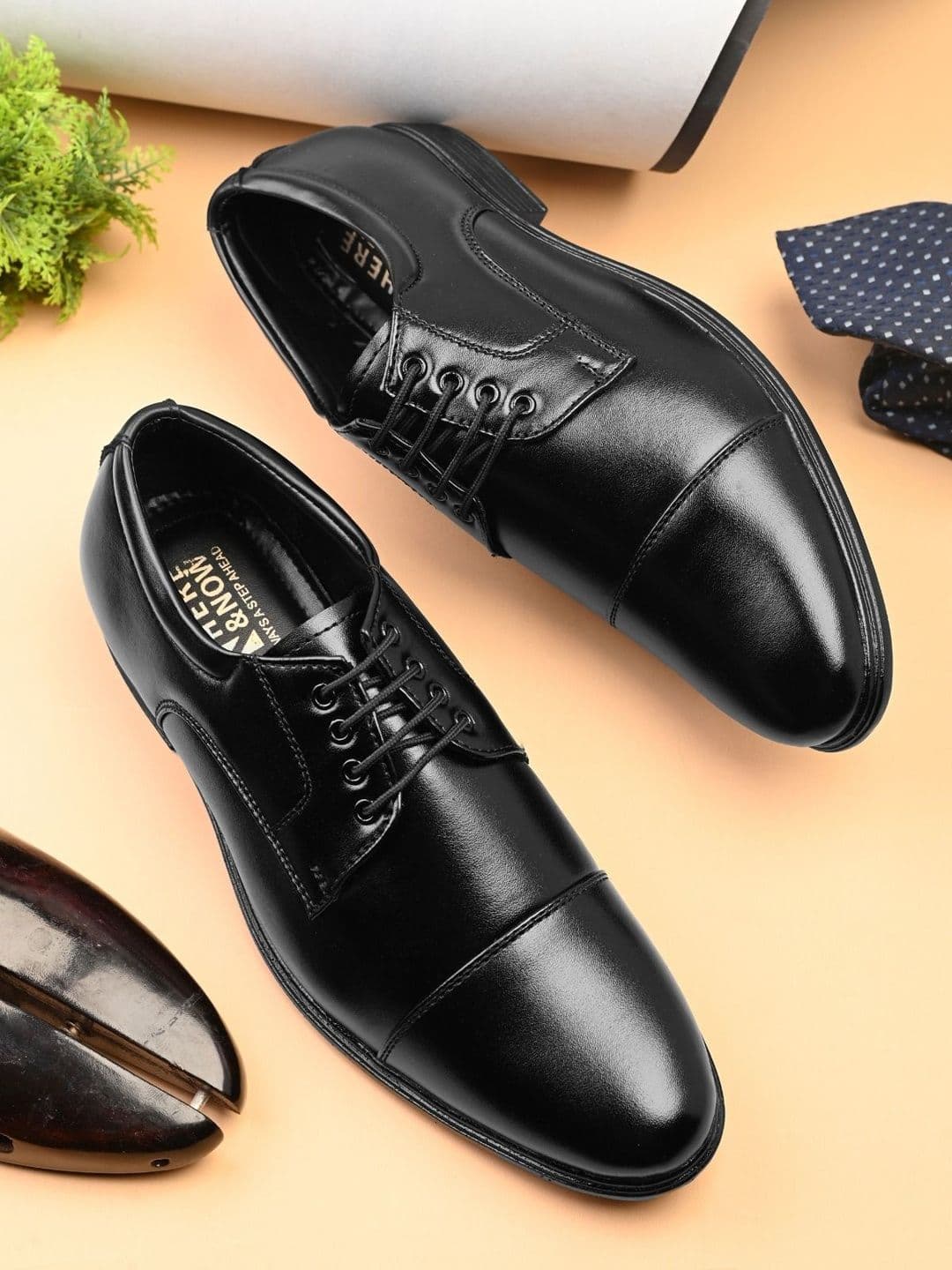 HERE&NOW Men Round Toe Lace-Ups Formal Oxfords - view 1