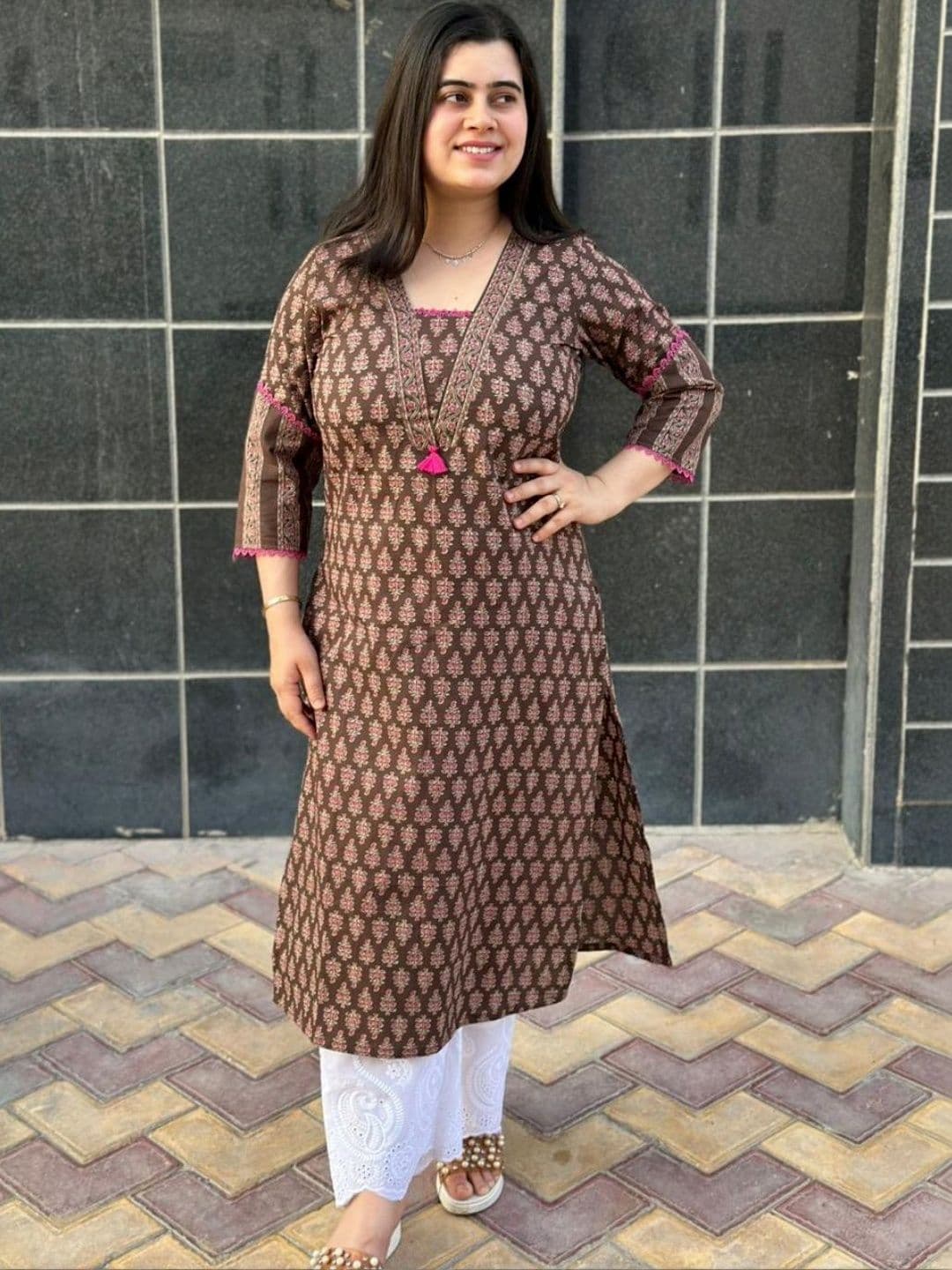 Vijaylaxmi Ethnic for Everyday Ethnic Motifs Printed V-Neck Pure Cotton Kurti - view 1