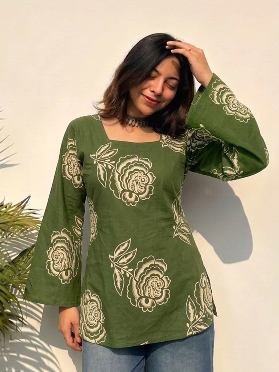 JAHIDA COMFORT WITH STYLE Floral Printed Square Neck Pure Cotton Kurti - view 1