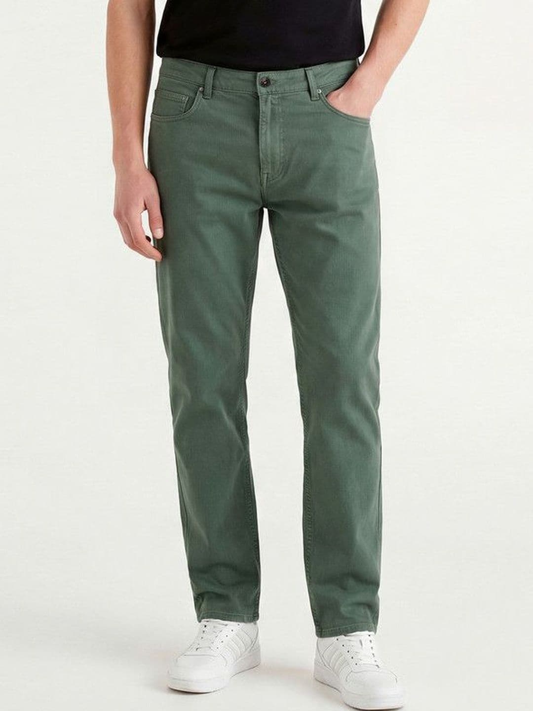 United Colors of Benetton Men Straight Fit Mid-Rise Light Fade Jeans - view 1