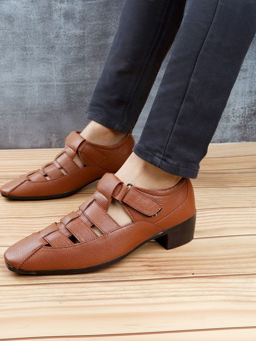 baxxico Men Shoe-Style Sandals - view 1