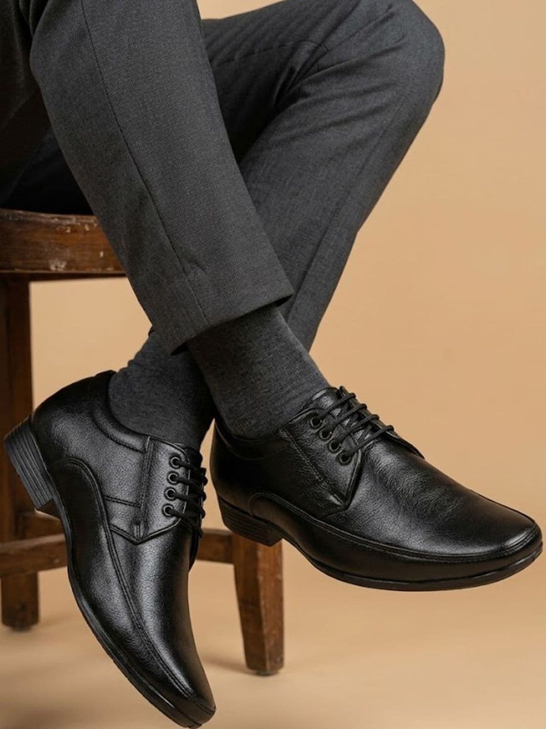 HERE&NOW Men Textured Synthetic Leather Pointed Toe Formal Derbys - view 1