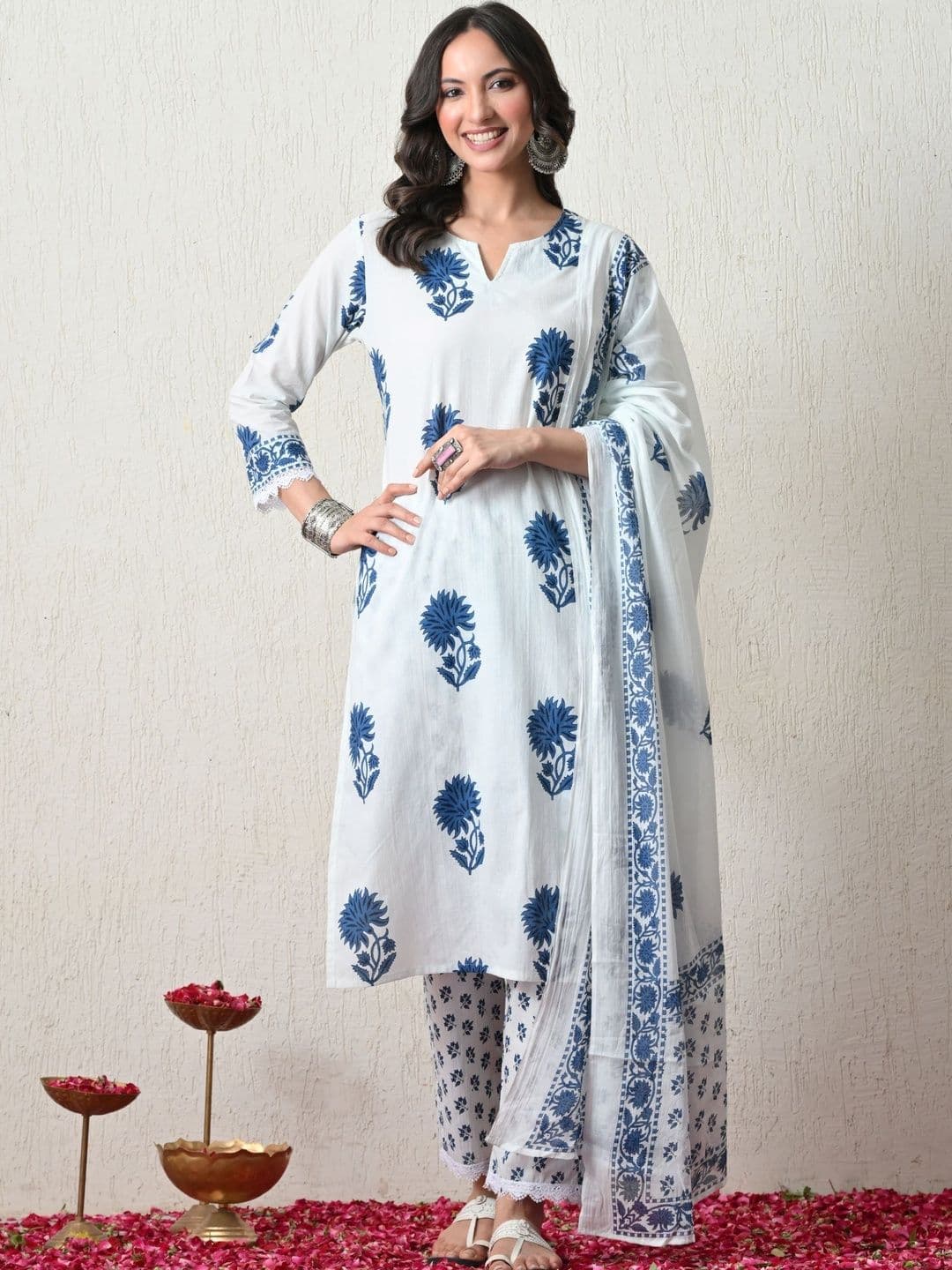 Bunai Dhaga Women Floral Printed Regular Pure Cotton Kurta with Trousers & With Dupatta - view 1