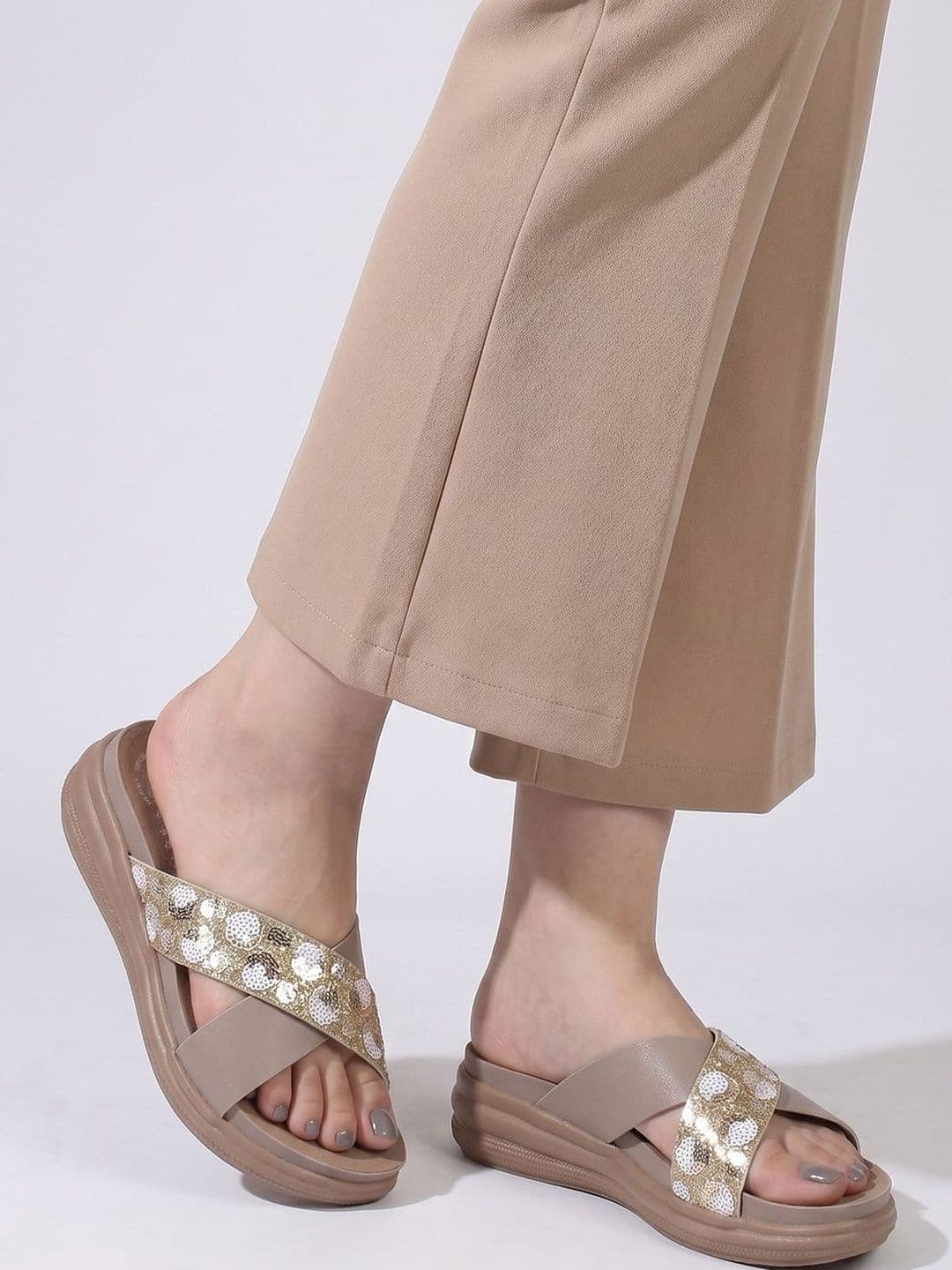 SIRDENILL Women Embellished Open Toe Flats - view 1
