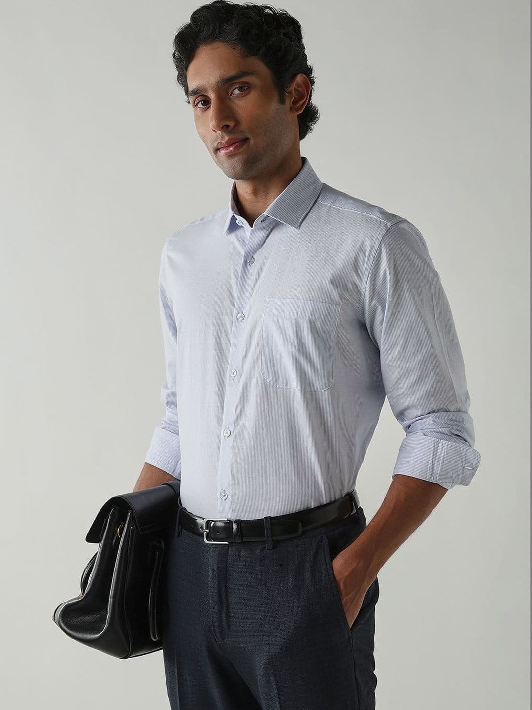 Reid & Taylor Men Slim Fit Pinstripes Striped Formal Shirt
