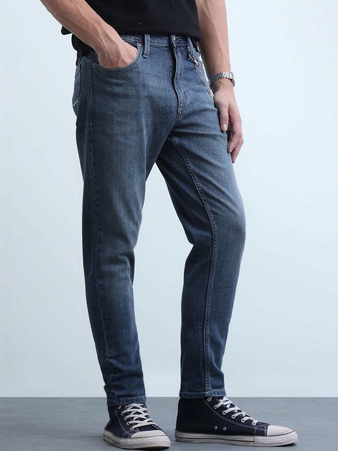 Flying Machine Men Tapered Fit Mid-Rise Light Fade Stretchable Jeans - view 1