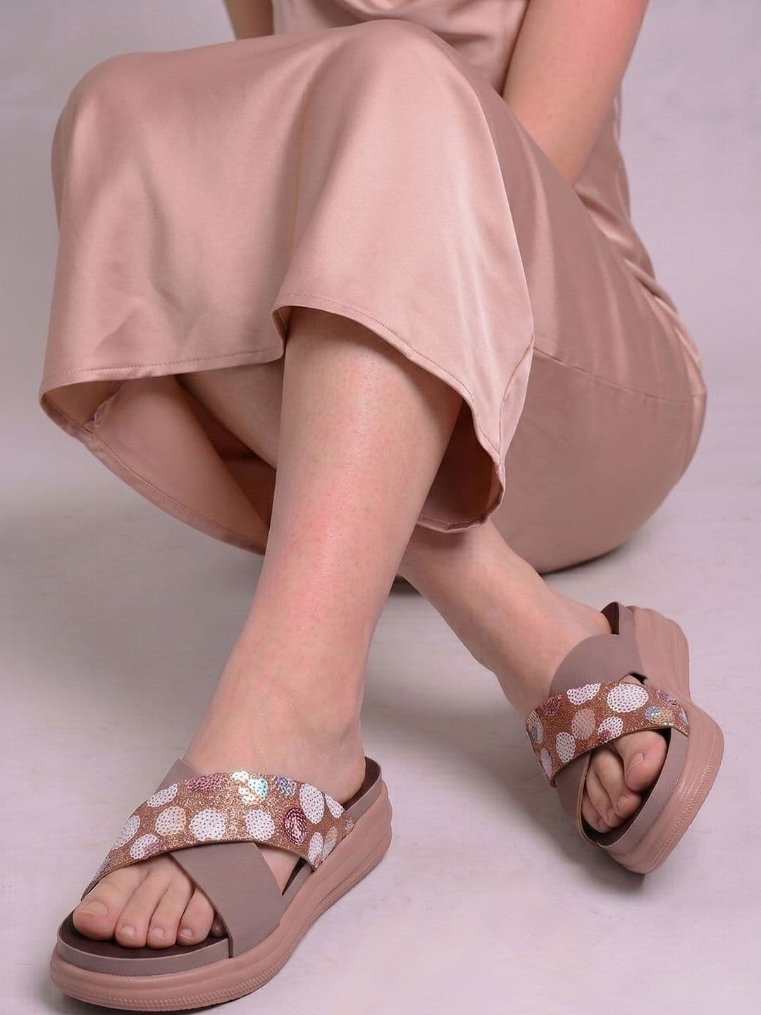 SIRDENILL Women Embellished Open Toe Flats - view 1