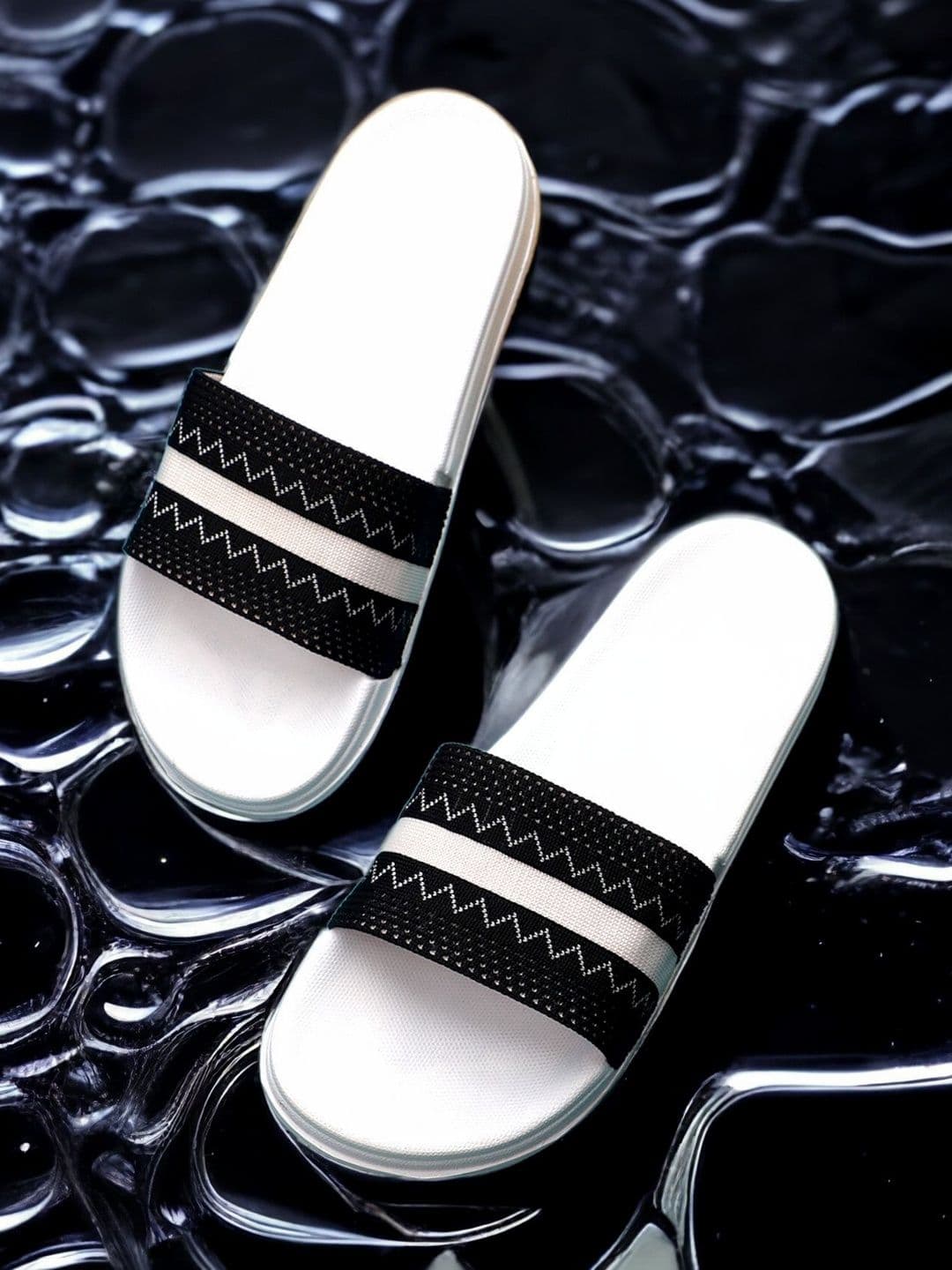 KAPYANSH Men Thong Flip-Flops - view 1