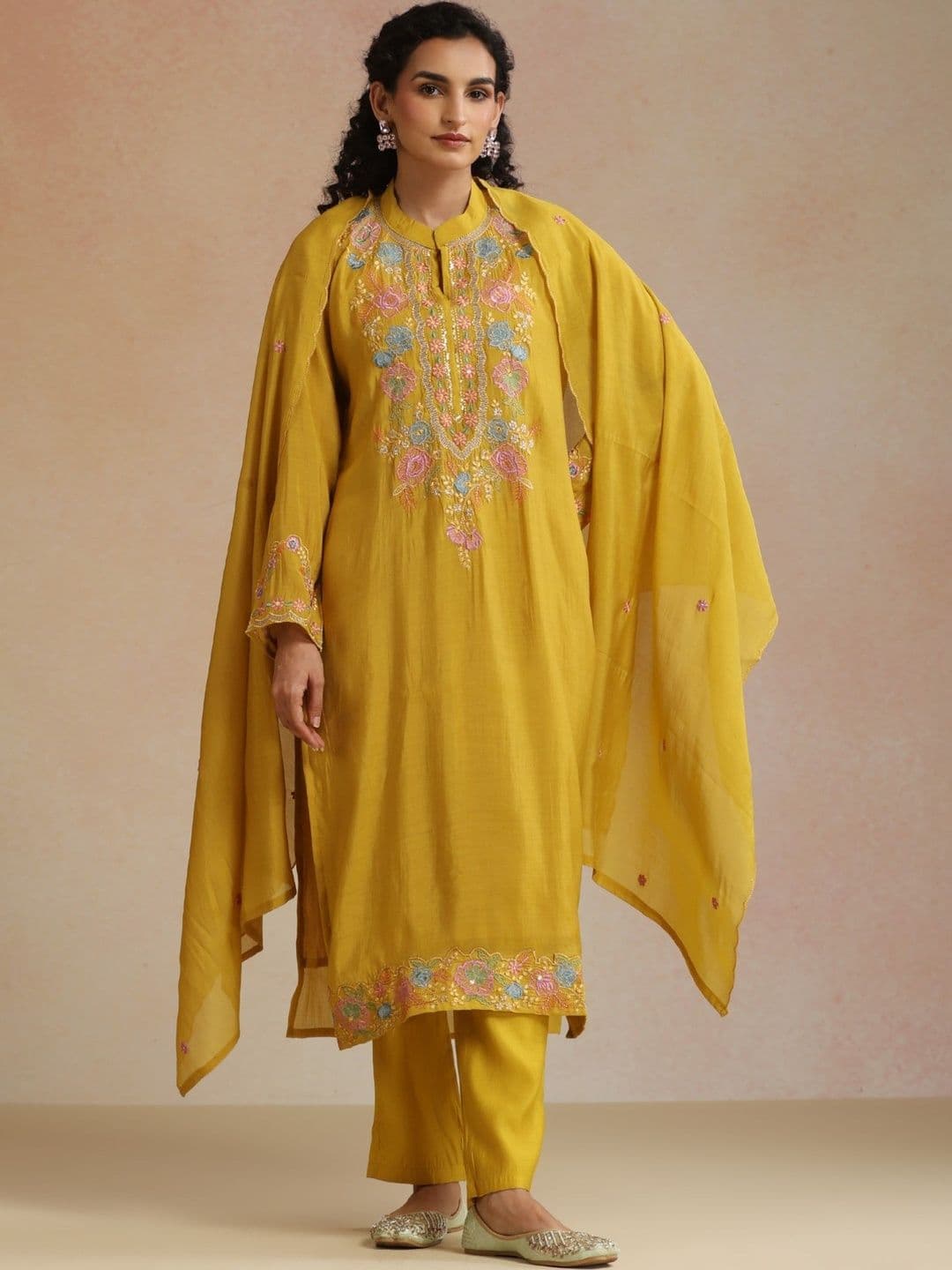 House of Pataudi Women Ethnic Motifs Embroidered Regular Thread Work Kurta with Trousers & With Dupatta - view 1