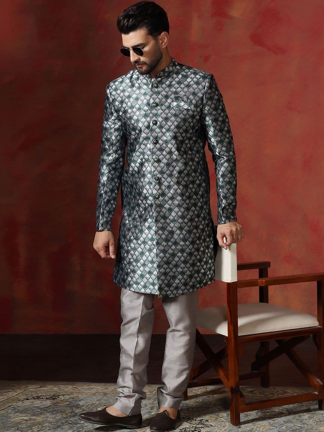 SOURAGYA Embroidered Mandarin Collar Sherwani