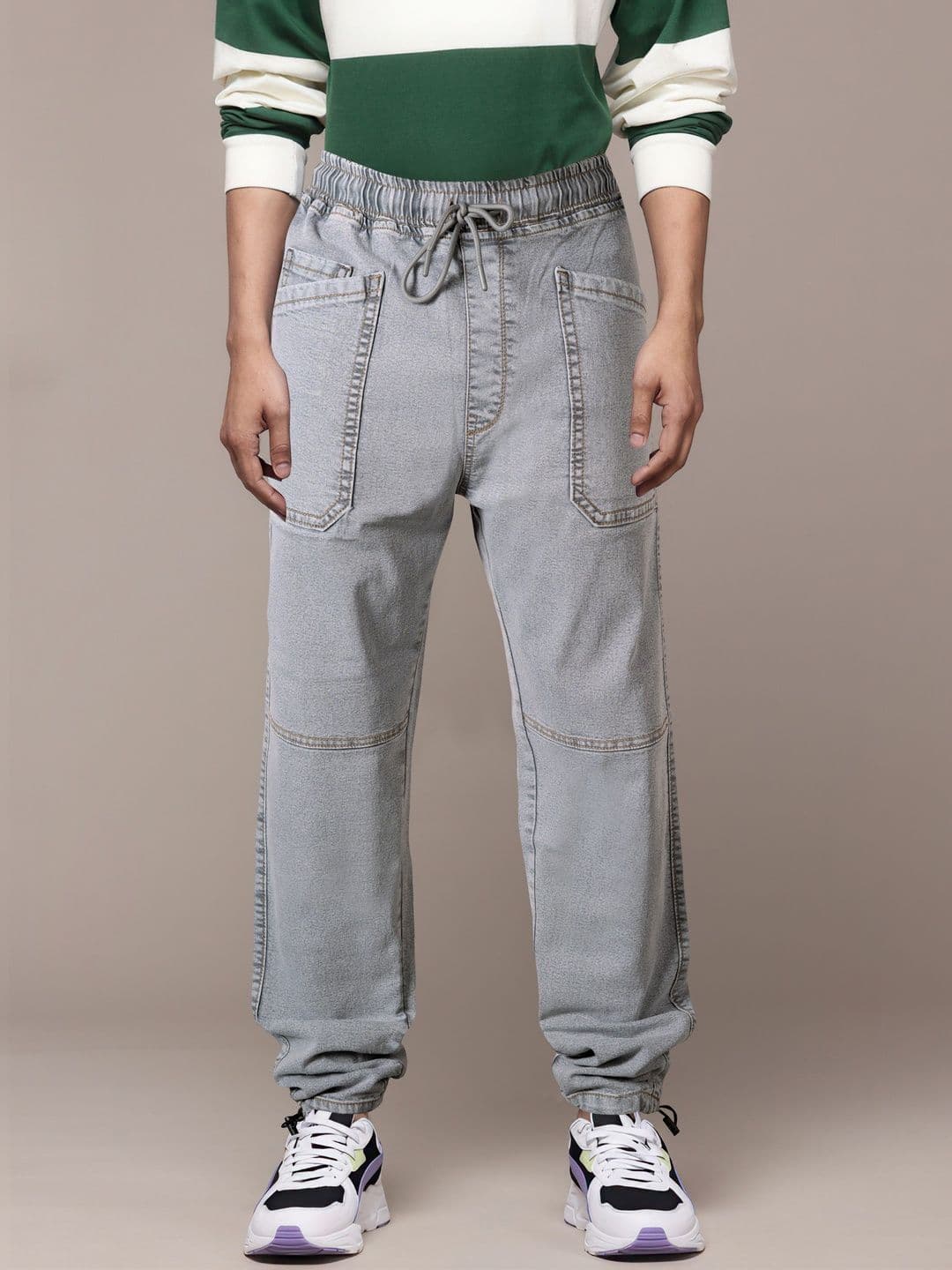 RIG BONE Men Loose Jogger Mid-Rise Heavy Fade Cuffed Hem Stretchable Jeans - view 1