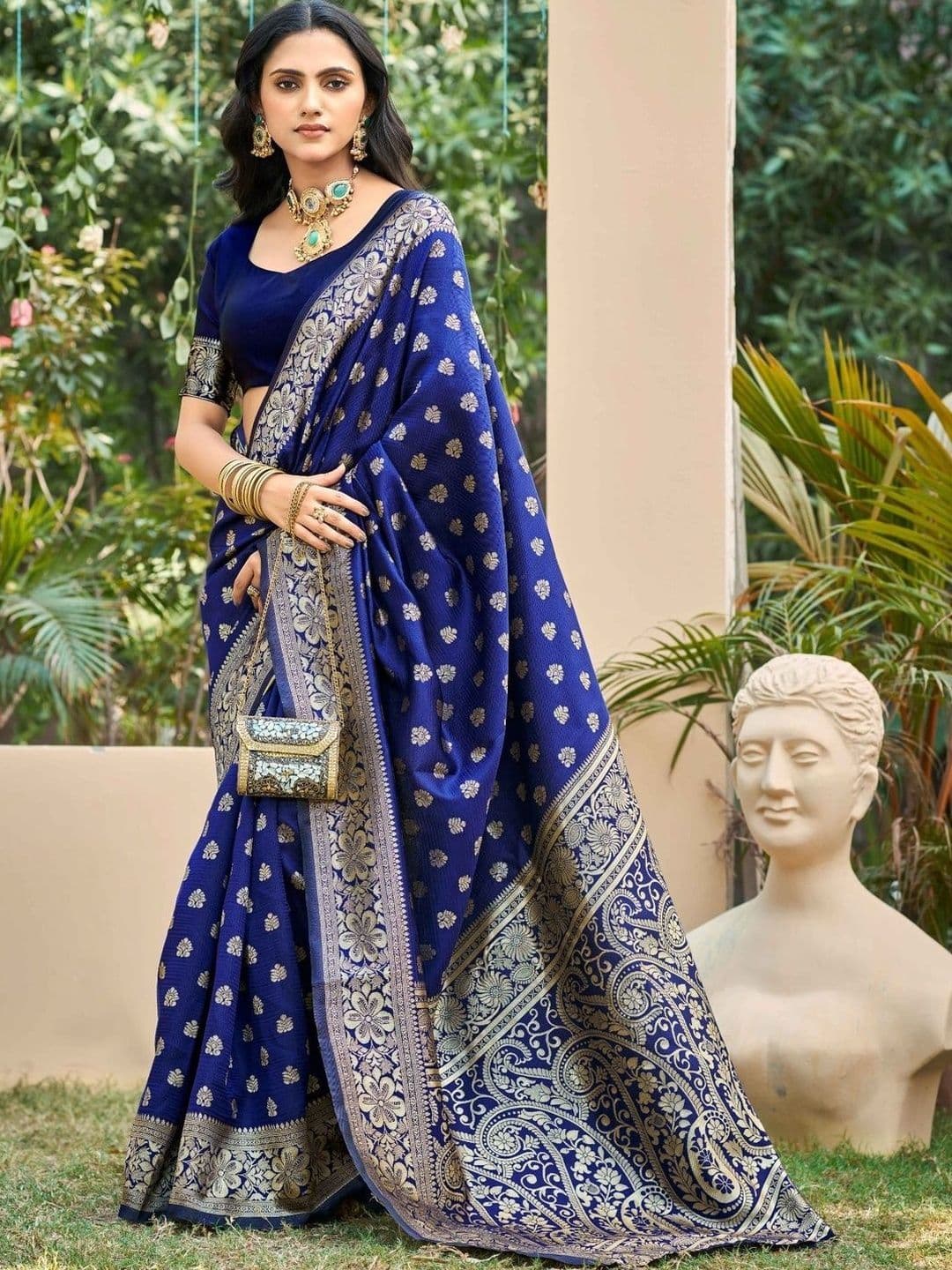 BAYAAN Paisley Zari Art Silk Heavy Work Banarasi Saree - view 1