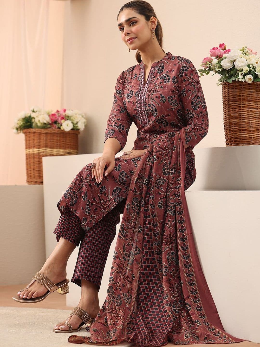 Gerua By Libas Women Floral Printed Regular Kurta with Trousers & With Dupatta - view 1
