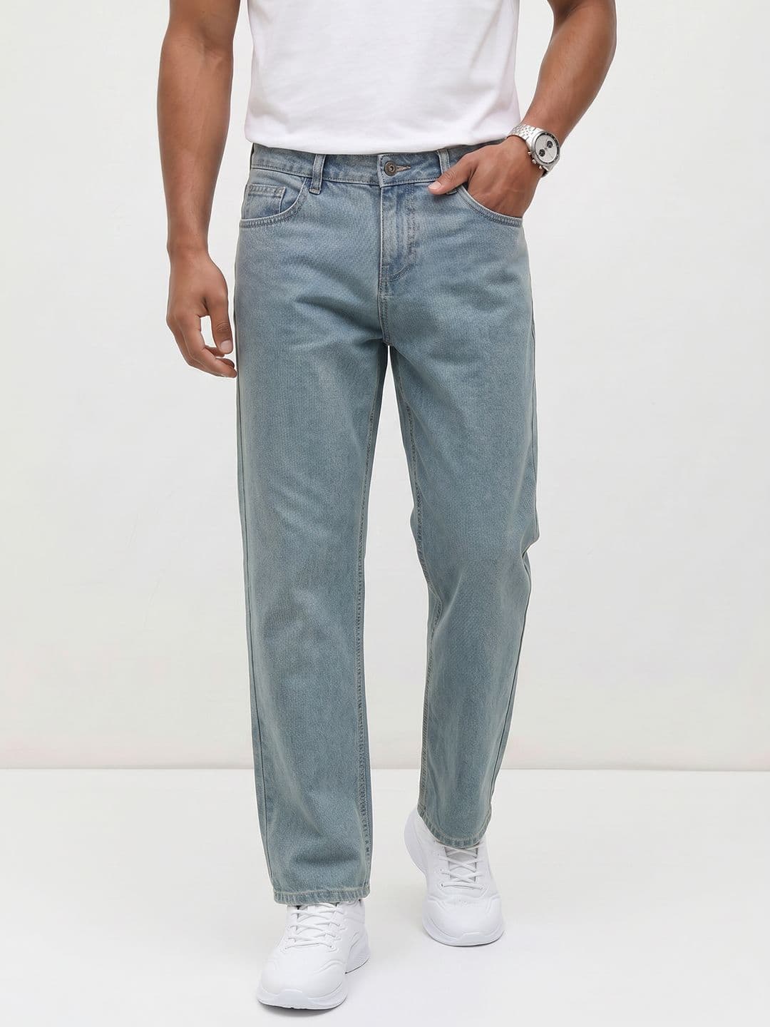 The Roadster Life Co. Men Relaxed Fit Light Fade Jeans