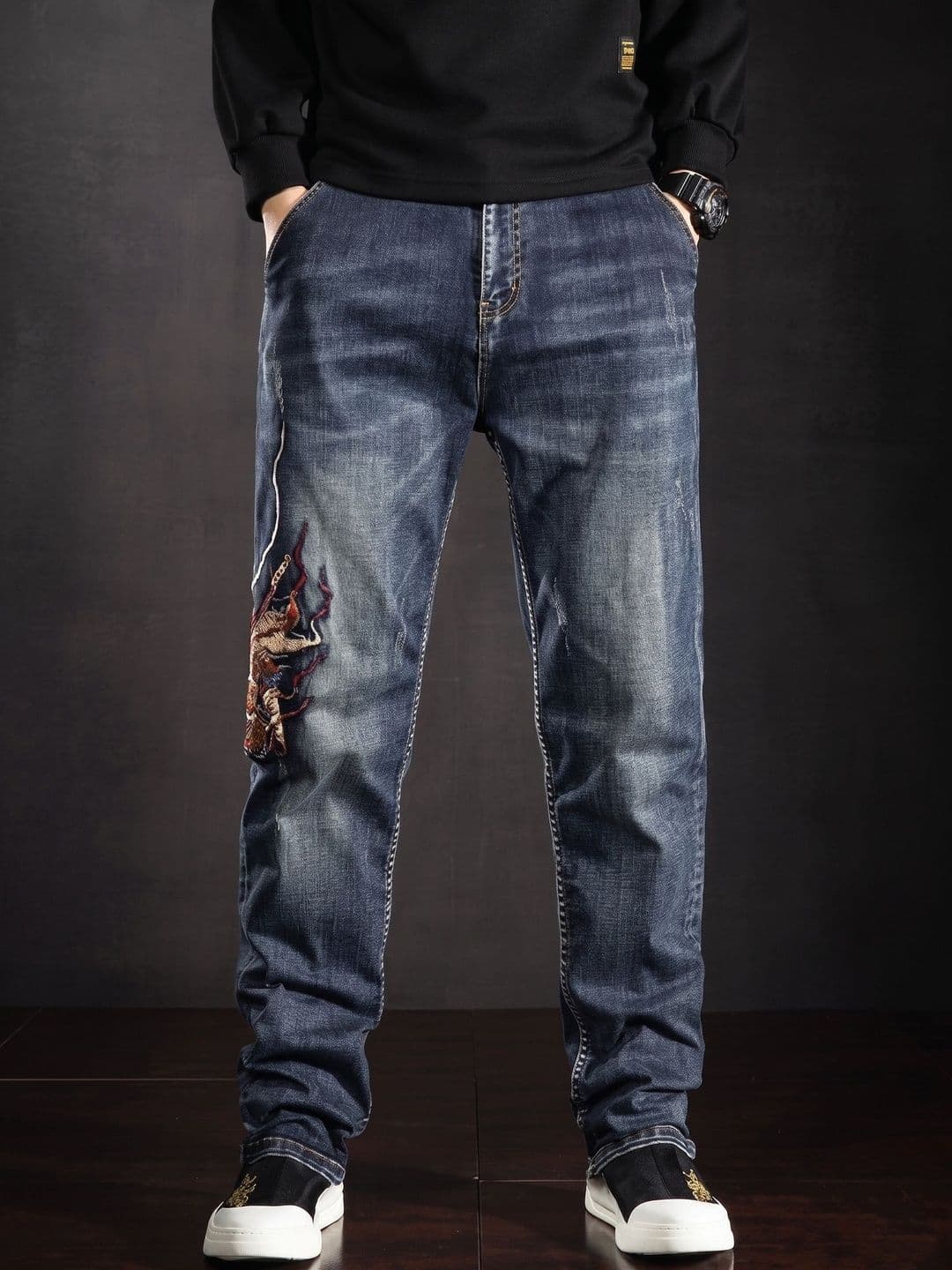 Suo Men Skinny Fit Mid-Rise Low Distress Light Fade Embroidered Jeans - view 1