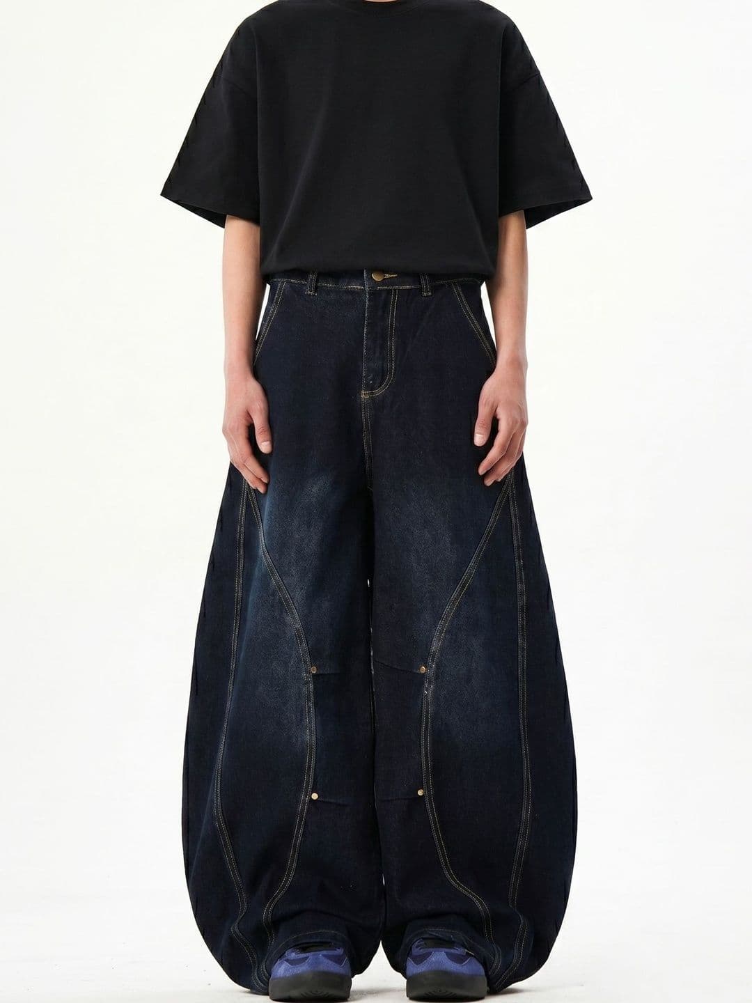 Suo Men Wide Leg Mid-Rise Jeans - view 1