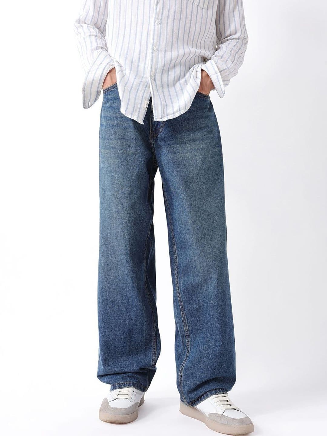 THE BEAR HOUSE Men Baggy Fit Mid-Rise Light Fade Jeans - view 1