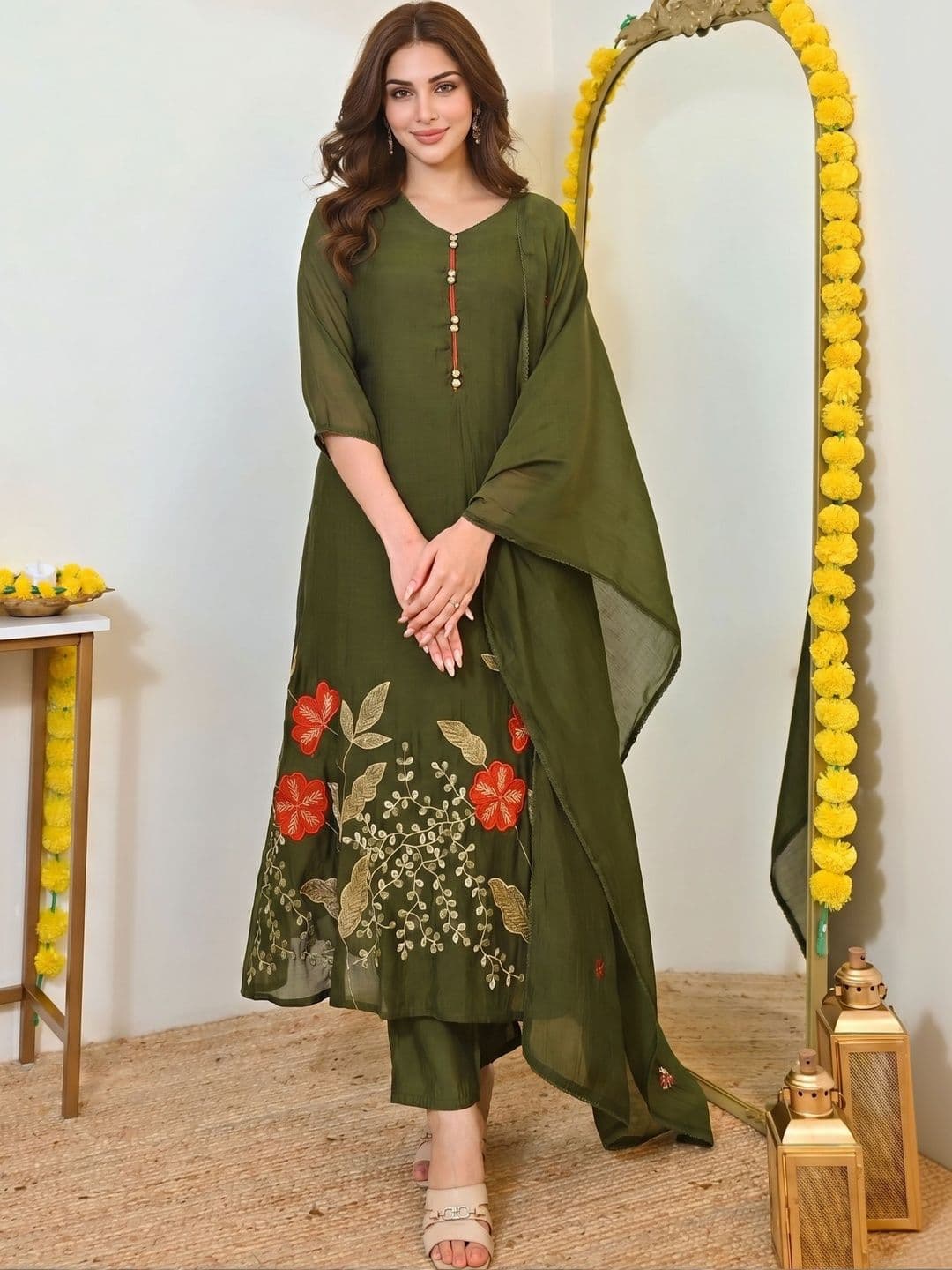 Royal Export Women Floral Embroidered Regular Thread Work Chanderi Silk Kurta with Trousers & With Dupatta - view 1