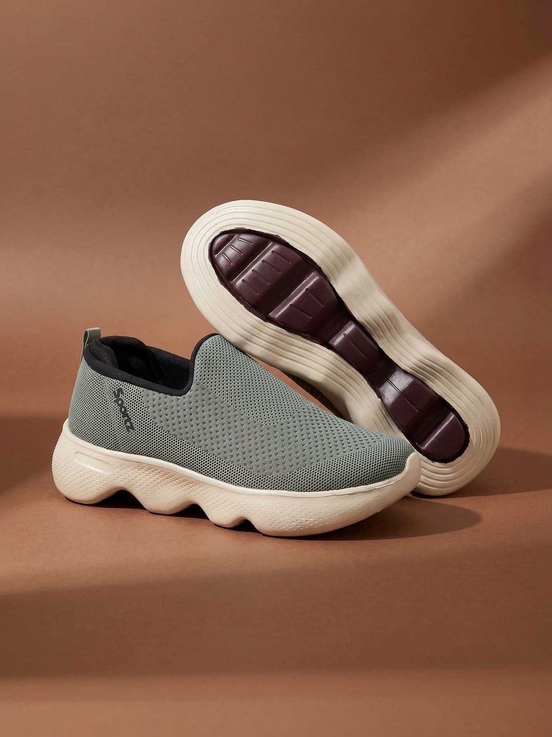Walkaroo Men Mesh Walking Shoes - view 1
