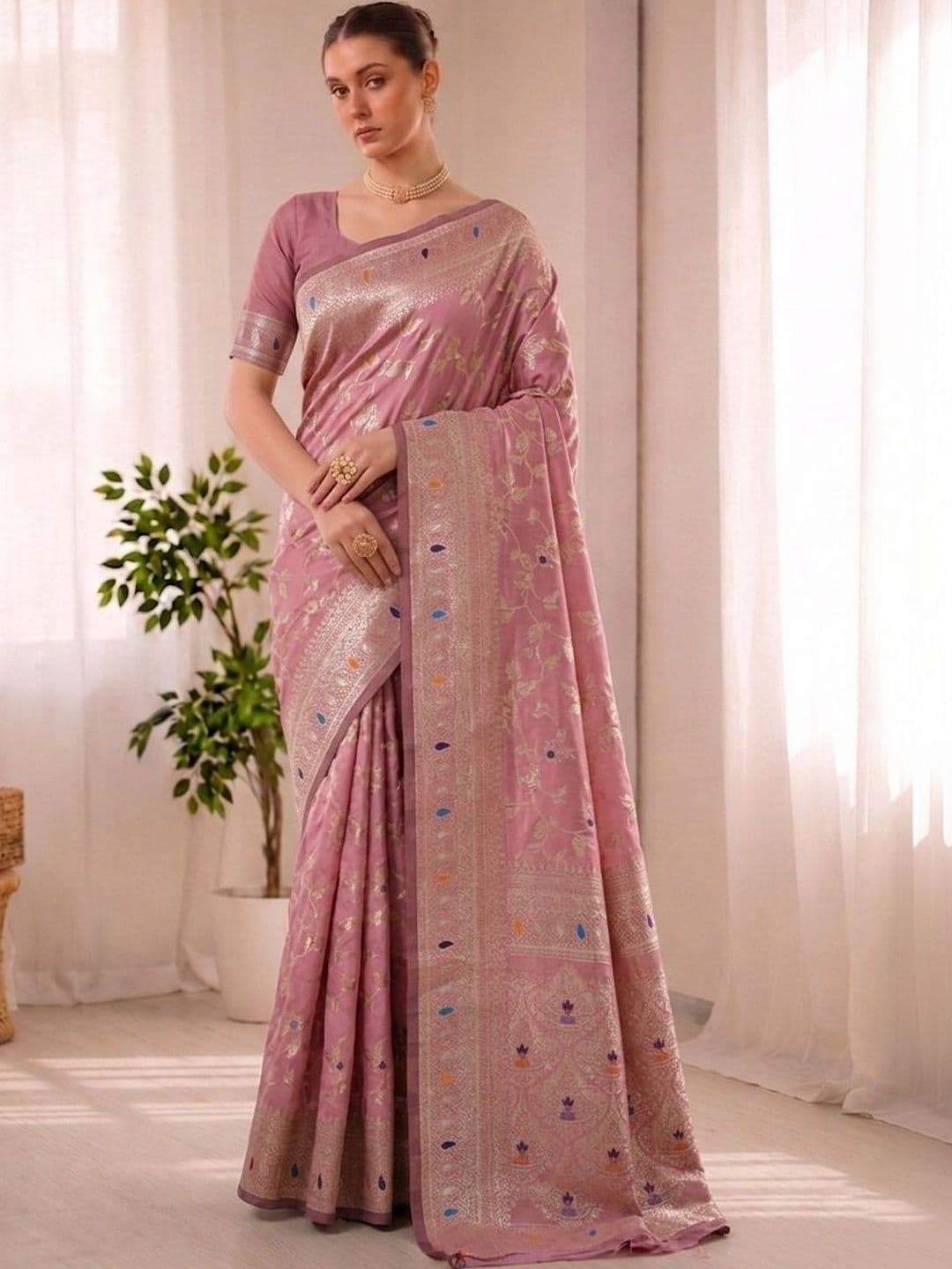 SZN Ethnic Motifs Zari Silk Blend Handloom Kanjeevaram Saree - view 1