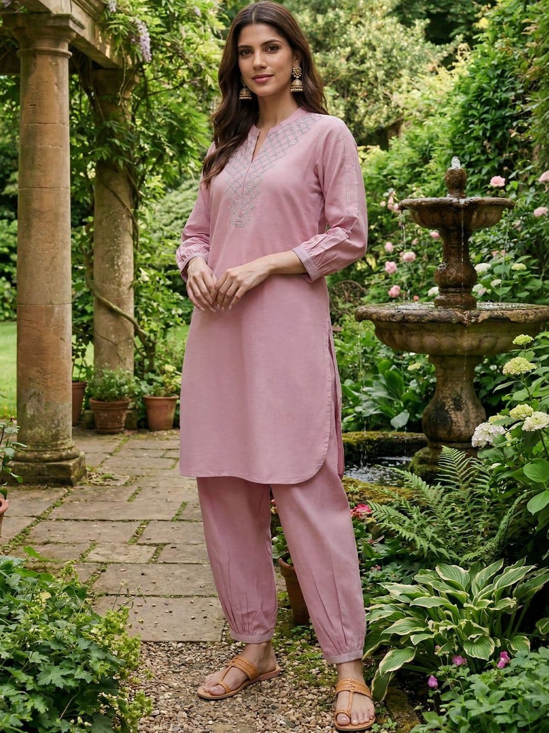Lakshita Women Embroidered Regular Thread Work Kurta Set - view 1