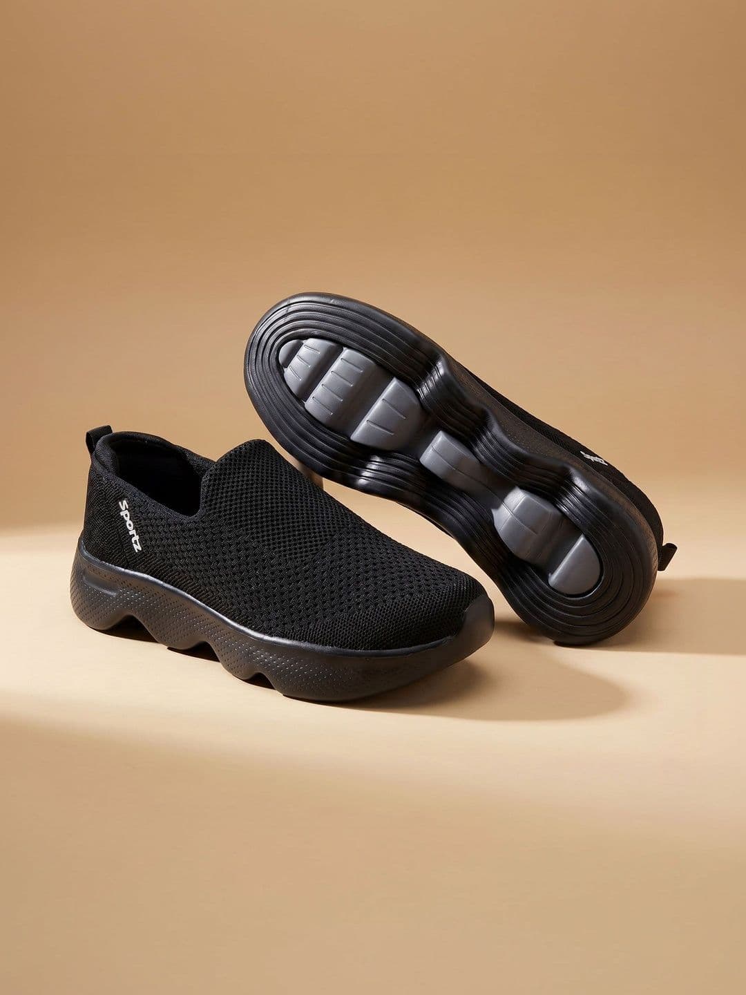 Walkaroo Men Mesh Walking Shoes - view 1