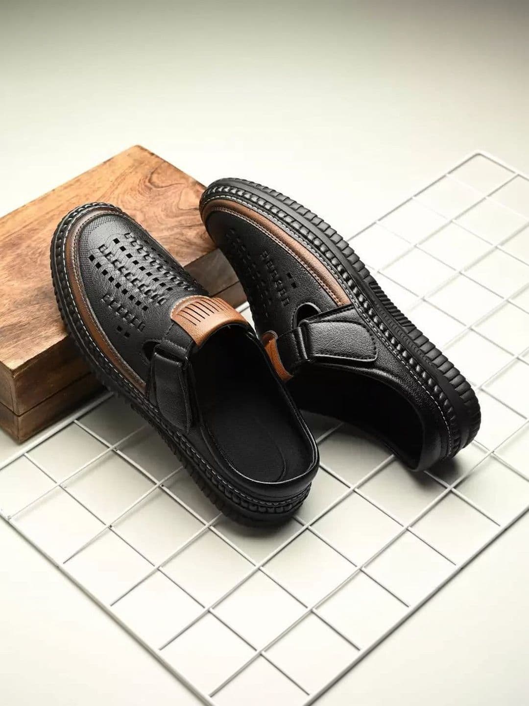 MEN'S AVENUE Men Shoe-Style Sandals - view 1