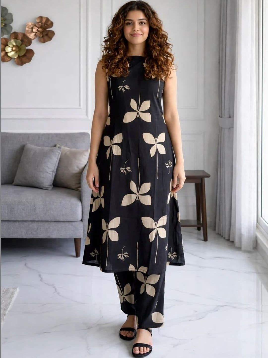 Demirner Women Floral Printed Regular Pure Cotton Kurta with Trousers - view 1