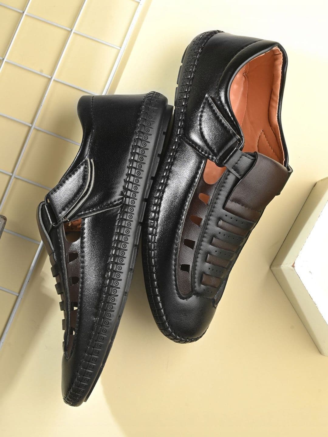 LORENCE FASHION HUB Men Fisherman Sandals - view 1