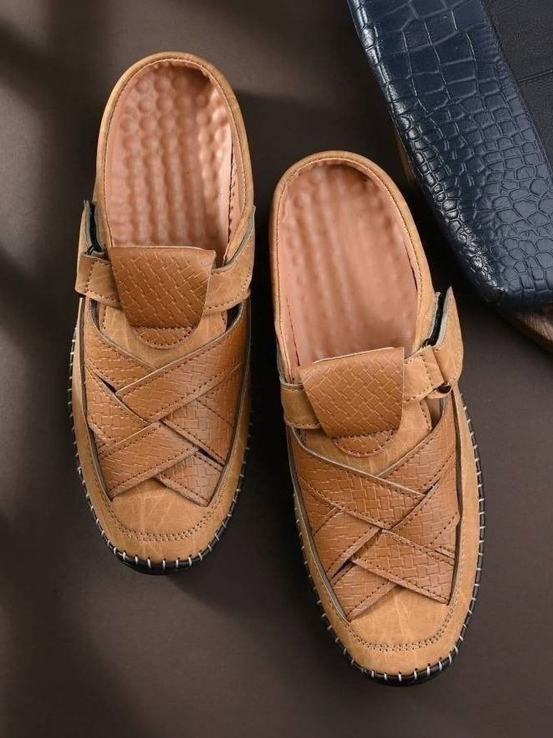 MEN'S AVENUE Men Fisherman Sandals - view 1