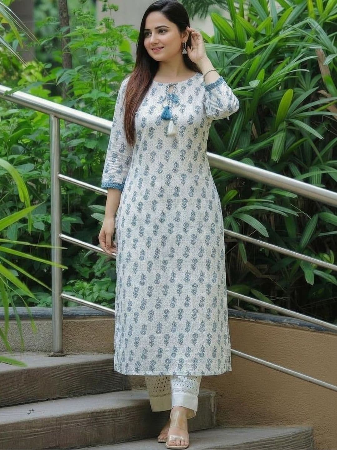 Sa Rasa Women Floral Printed Indigo Kurta - view 1