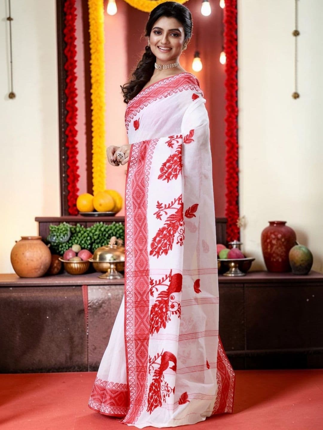 Taant Ethnic Motifs Embroidered Pure Cotton Handloom Jamdani Saree - view 1