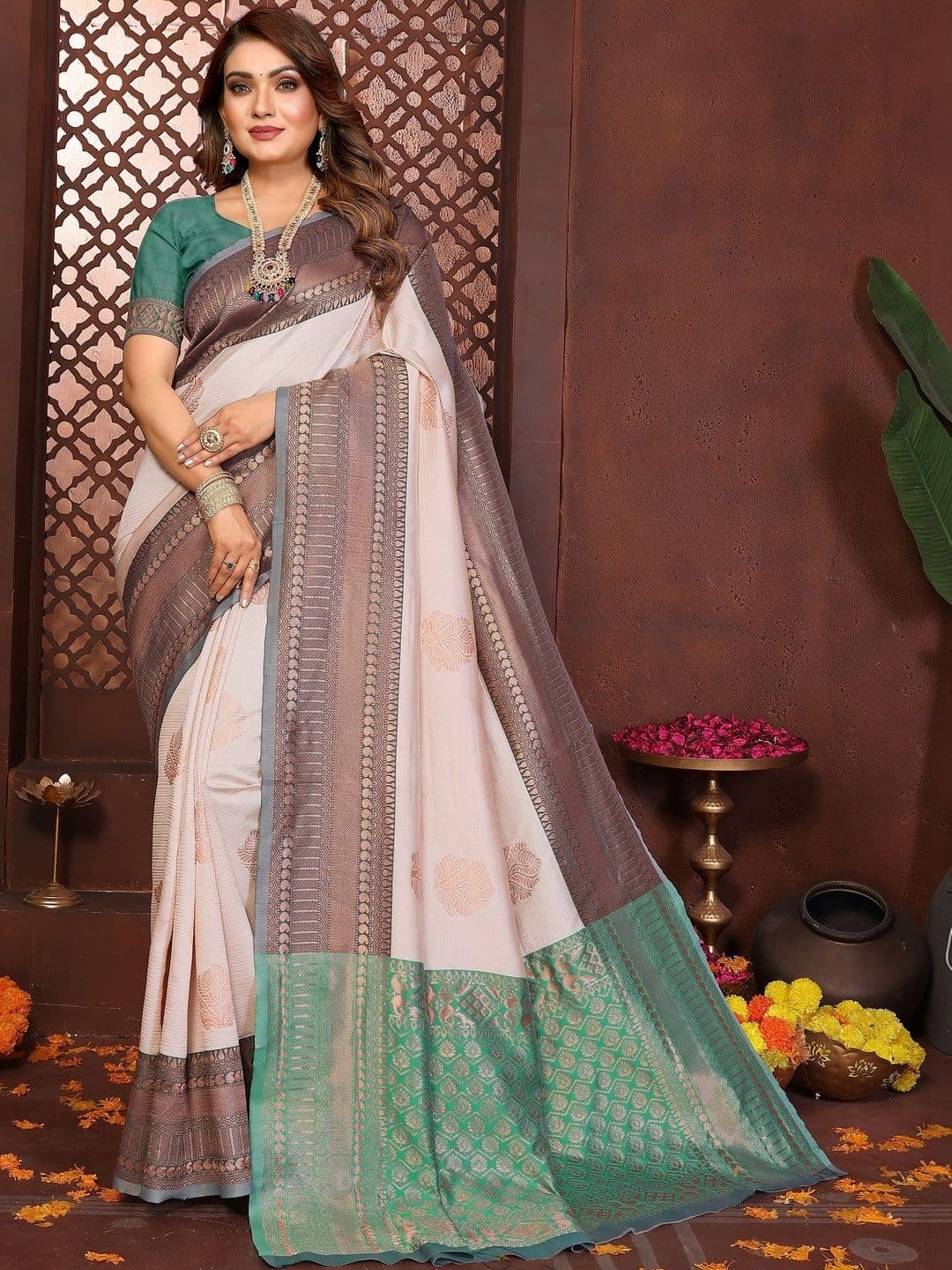 VEDANT VASTRAM Ethnic Motifs Zari Art Silk Handloom Banarasi Saree - view 1