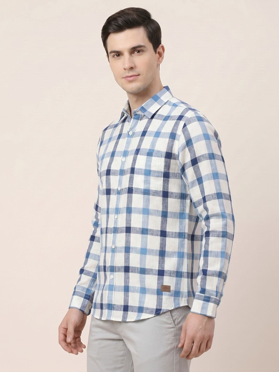 Roadster Men White Regular Fit Checked Casual Shirt - view 1