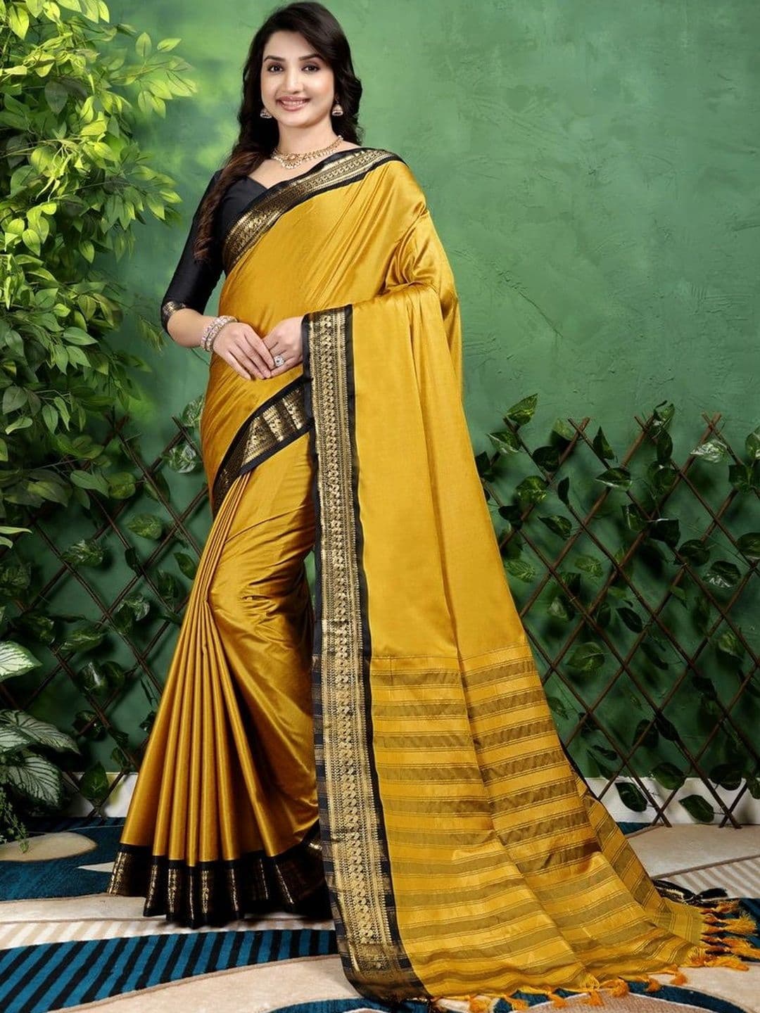 DEVANSH ENTERPRISE Silk Blend Banarasi Saree - view 1