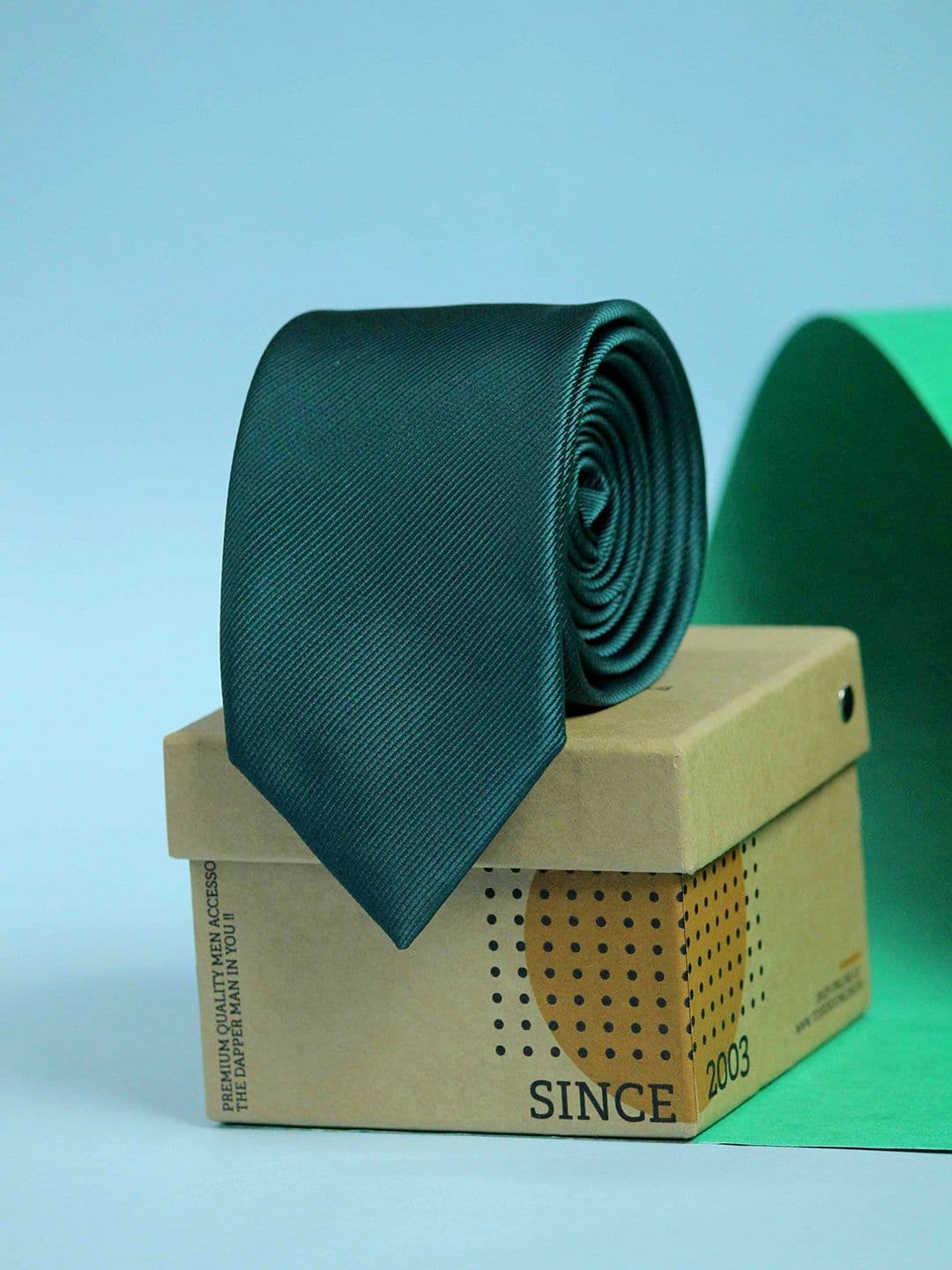 Tossido Men Green Solid Broad Tie - view 1