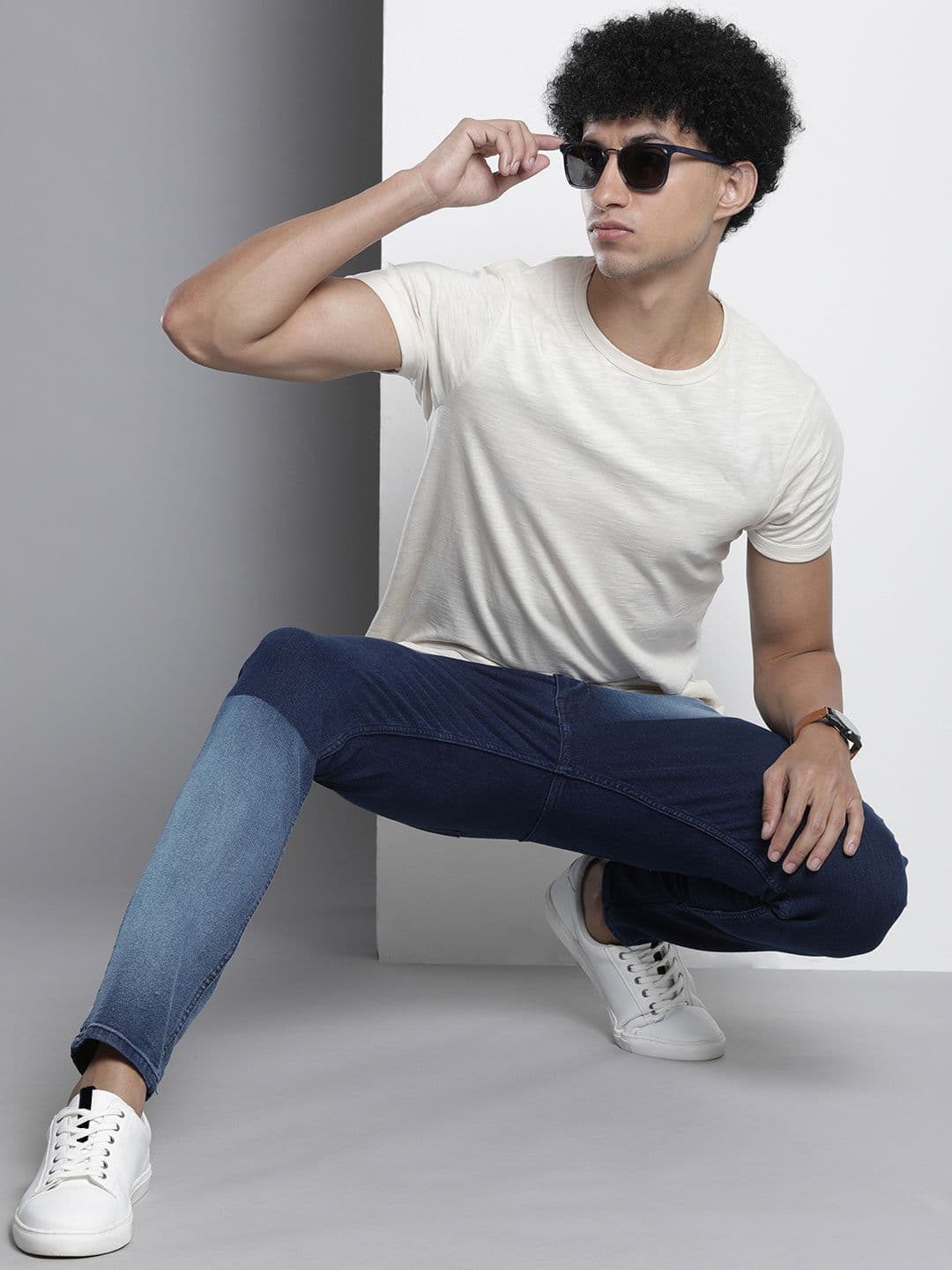 The Indian Garage Co Men Slim Fit Heavy Fade Stretchable Jeans - view 1