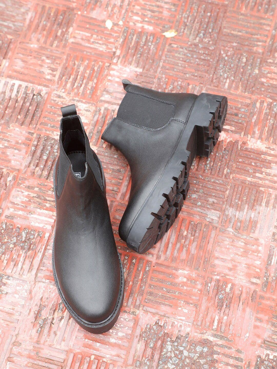 DressBerry Women Black Faux Leather Chelsea Boots - view 1