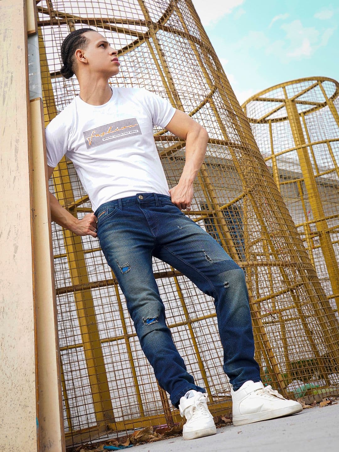 The Indian Garage Co Men Slim Fit Low Distress Light Fade Stretchable Jeans - view 1