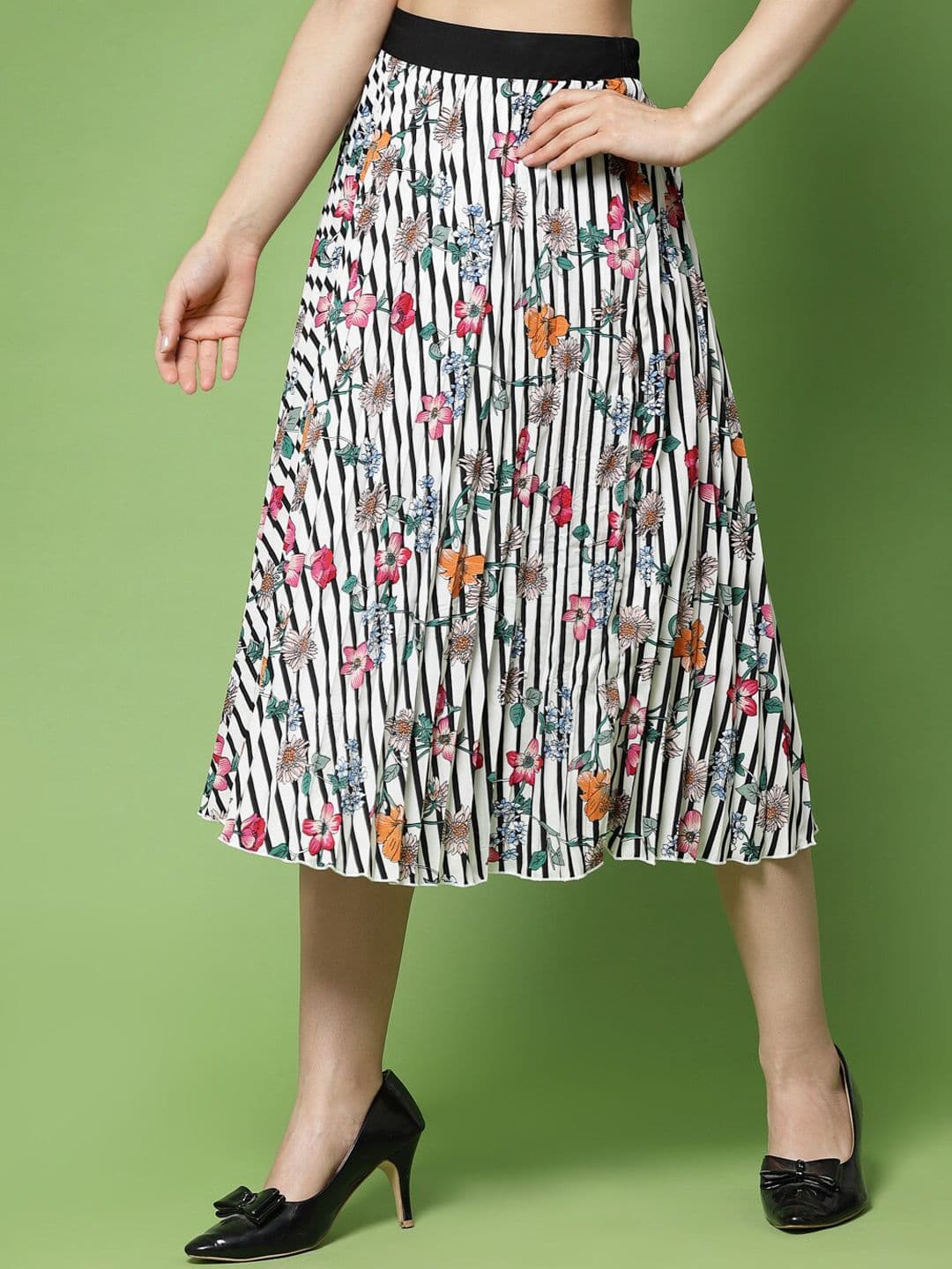 KASSUALLY Women White & Black Printed Flared Midi Skirt - view 1