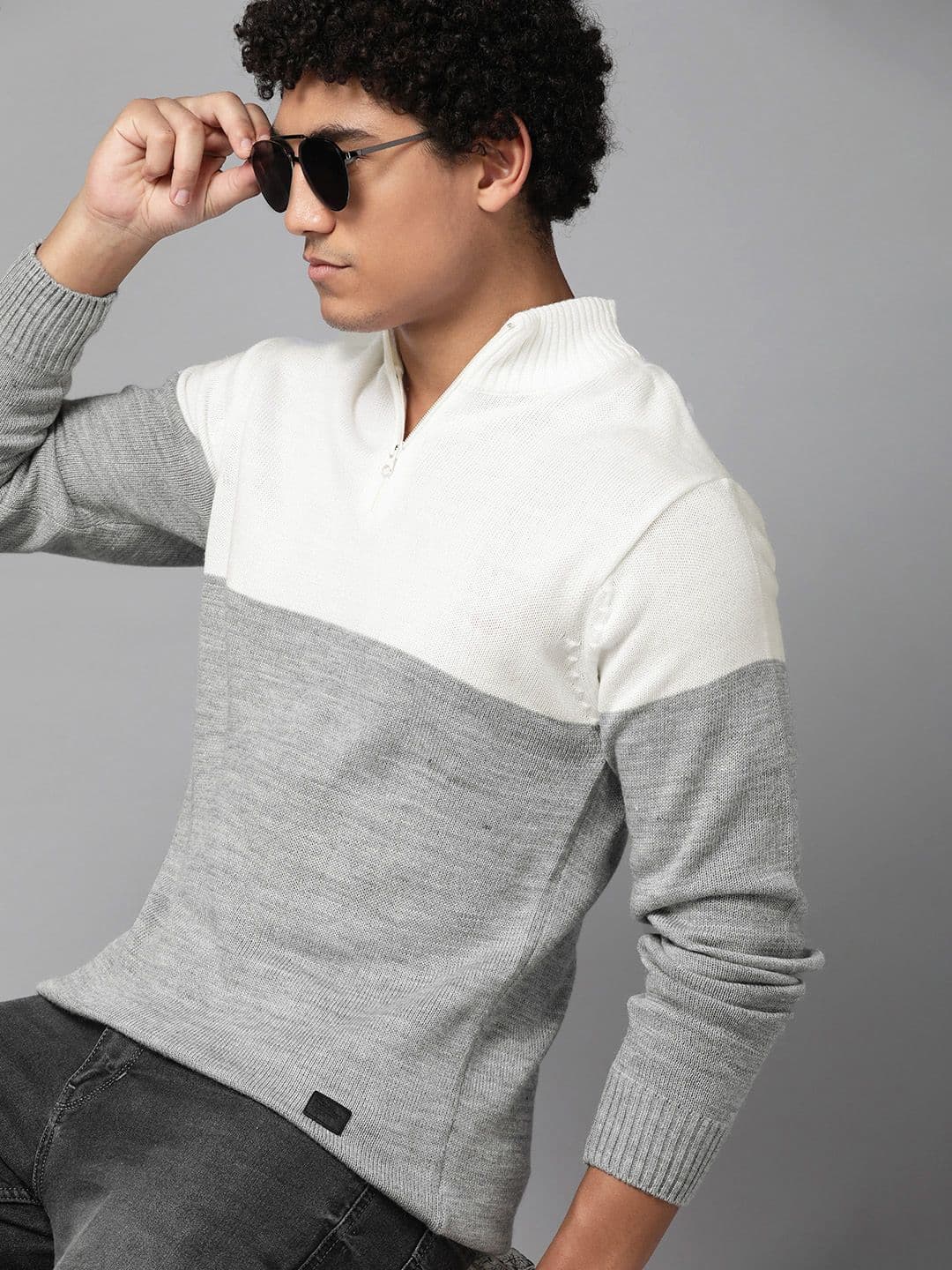 Roadster Men Grey Melange & White Colourblocked Pullover - view 1