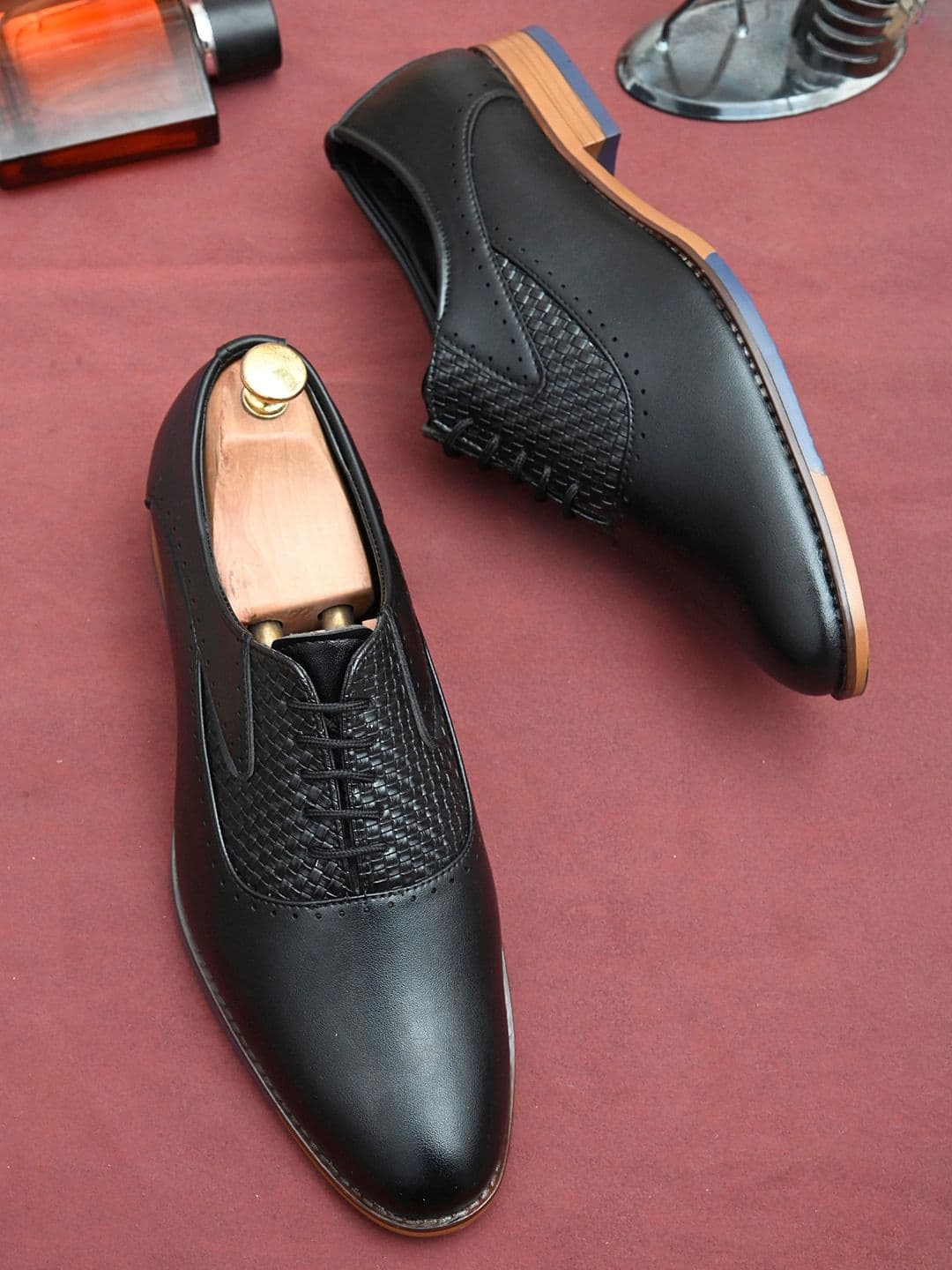 INVICTUS Men Black Textured Formal Oxfords - view 1