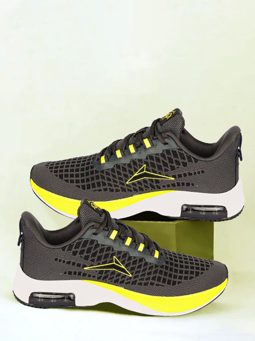 JQR Men ADVENTURE Mesh Running Shoes - view 1