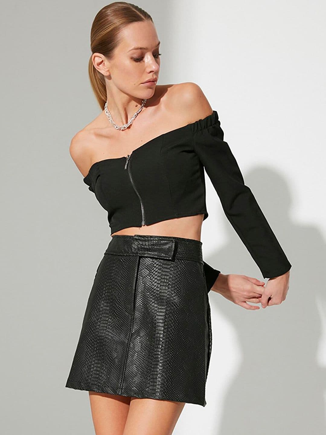 Trendyol Textured A-Line Mini Skirt - view 1
