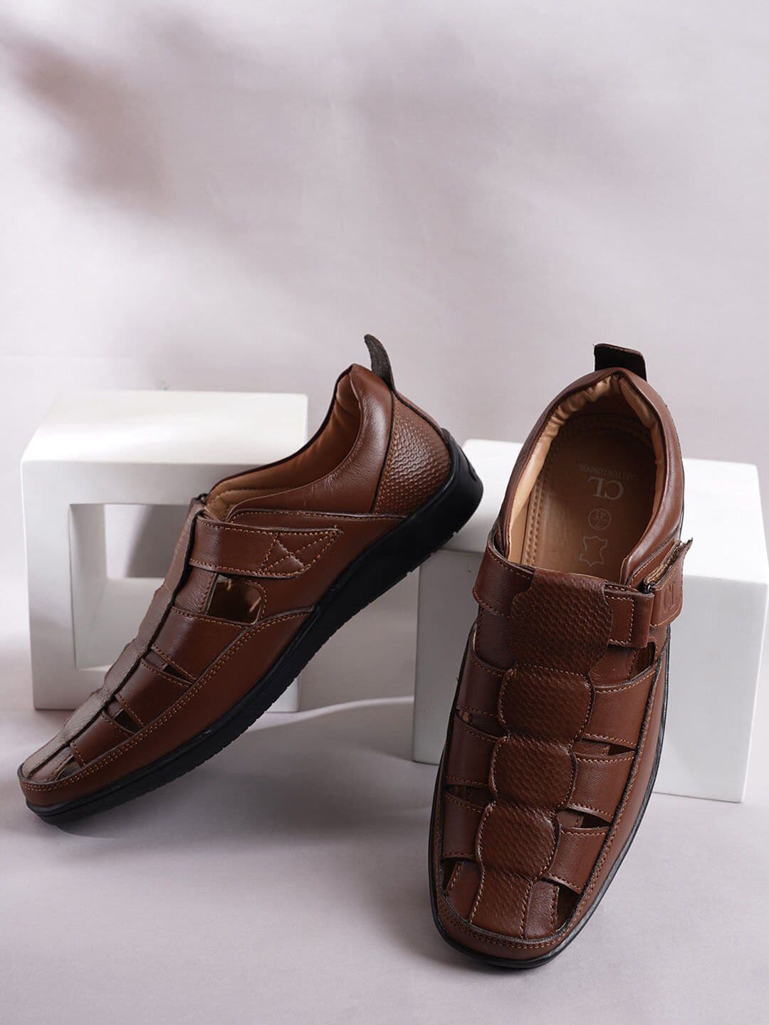 Carlton London Men Velcro Fisherman Sandals - view 1
